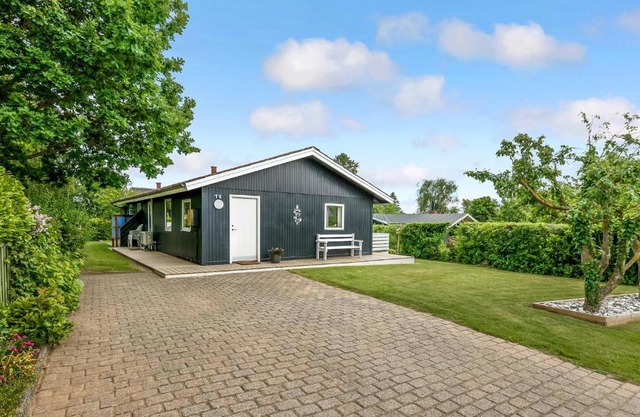 Gorgeous Home In Børkop With Kitchen