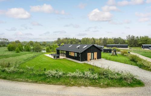 Gorgeous Home In Glesborg With Kitchen