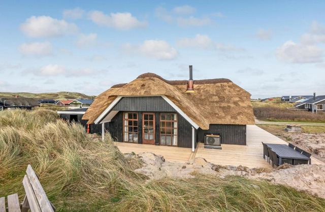Gorgeous Home In Hvide Sande With Wifi