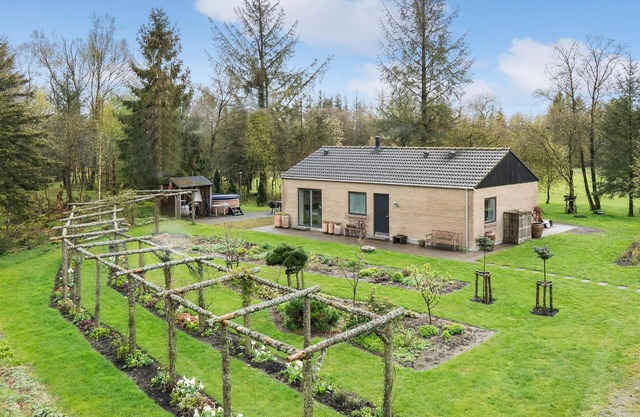 Schönes Haus in Vorbasse mit Küche
