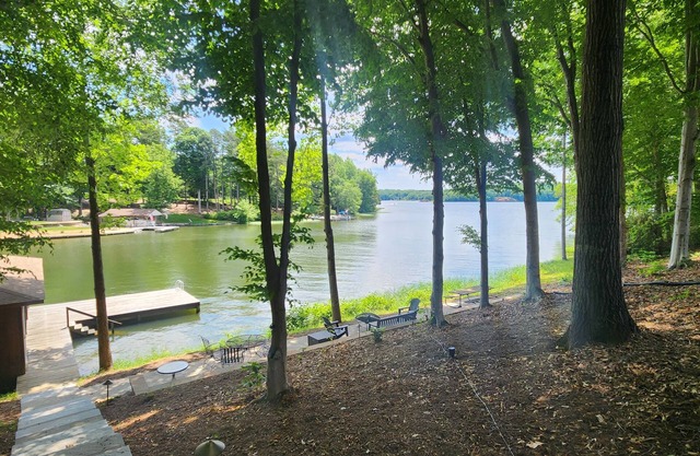 Gorgeous inside & out and VIEWS! New stone walkway to lake, fire pit & More!