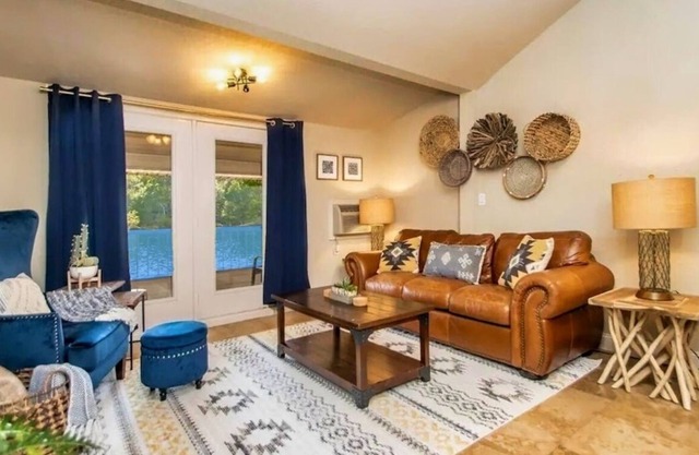 Gorgeous Lake Views! - perfect for couples & family's