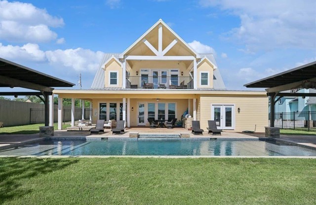 Gorgeous Lakefront Home, Possum Kingdom Lake peninsula! Best Views in the Area!