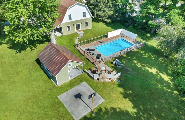 Privathaus 6BR / 4. 5 BA