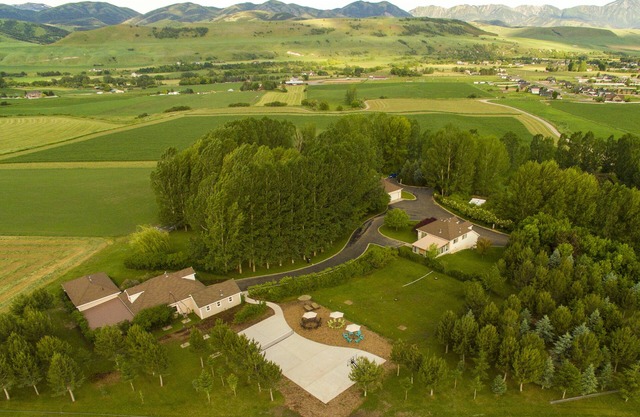 Wunderschöne Lage, viele Outdoor-Aktivitäten, 52 Betten + Camping
