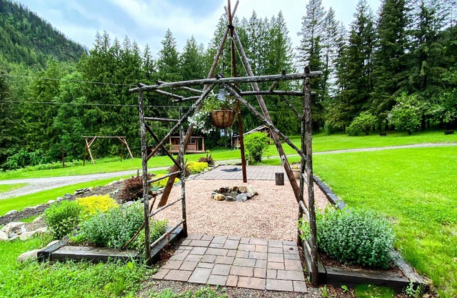 Gorgeous Lodge in Nature On Private Resort With Lake