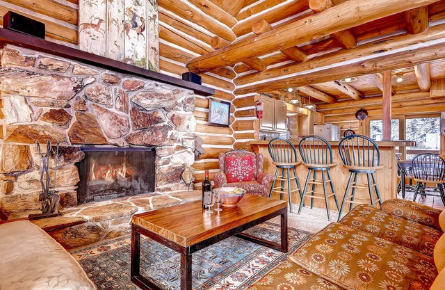 Wunderschönes Blockhaus in Alta mit Whirlpool im Freien und Kamin