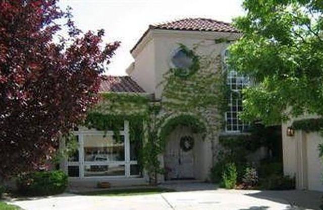 Gorgeous Mediterranean style house inside Tanoan Country Club Gated Community