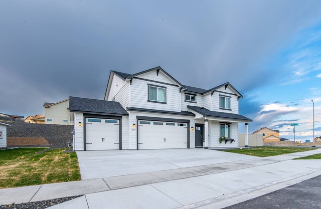 Gorgeous modern farmhouse in Tri Cities, WA