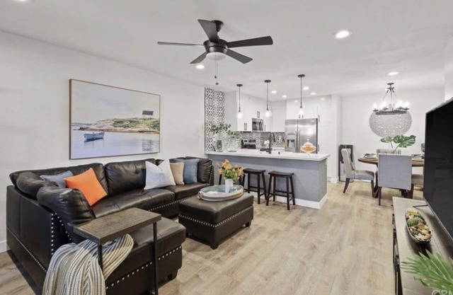 Gorgeous Modern Spanish Condo In Amazing Location Near Disney and La