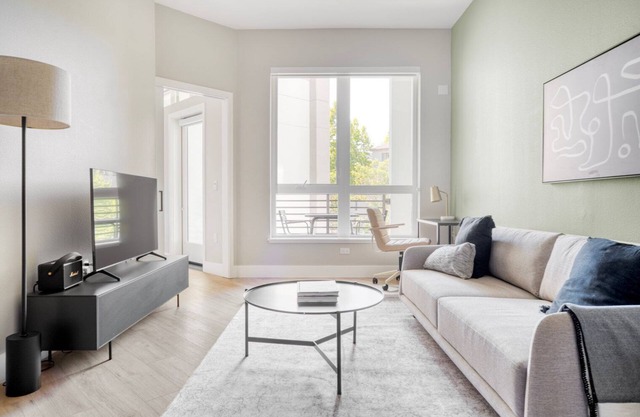 Gorgeous Mountain View 1BR w/ W/D, Pool & Gym, nr tech HQs, by Blueground
