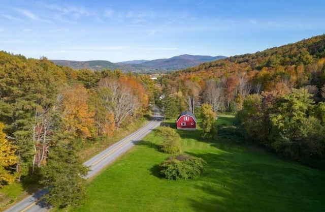 Gorgeous Mountains Views & Private Stream in Secluded Oasis