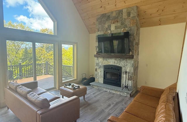 Gorgeous Mountainside Chalet in Jackson, NH