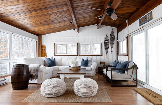 Gorgeous Muskoka Lakes Cottage with Amazing Views & Wood Burning Fireplace