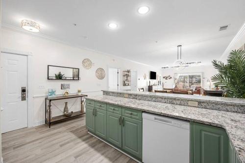 Gorgeous Newly Renovated 3BR Villa Near Beach