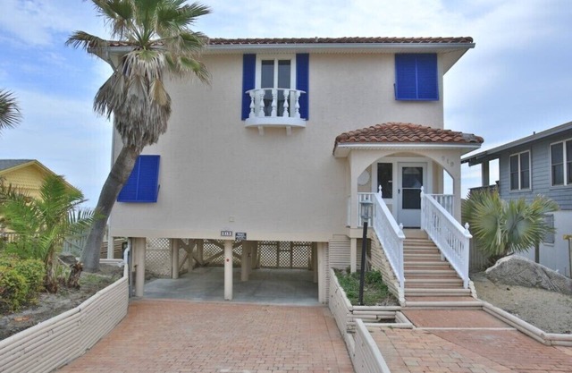 Wunderschöne Ocean Front Beach Home. Einfacher Spaziergang zu Restaurants und Nachtleben.