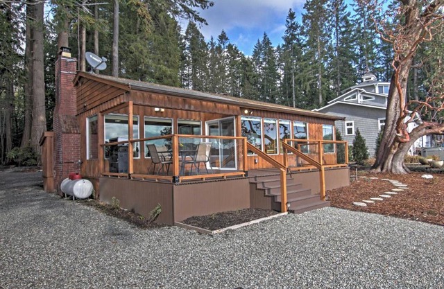 Gorgeous Poulsbo Waterfront Home on Liberty Bay!