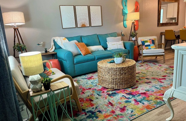 Gorgeous Quiet Townhome w/ Pool Near Sandy Beach