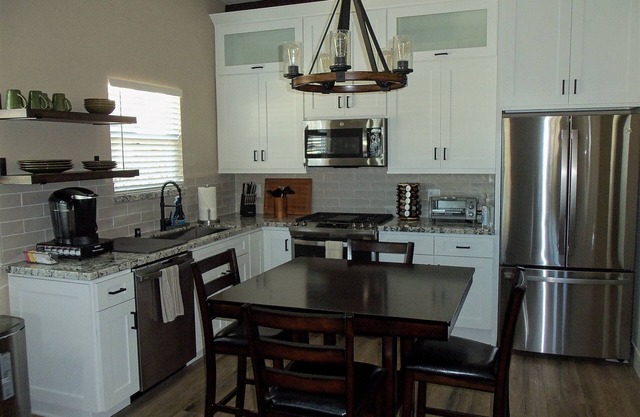 GORGEOUS REMODELED HOME 🏝 NEAR VENTURA BEACHES