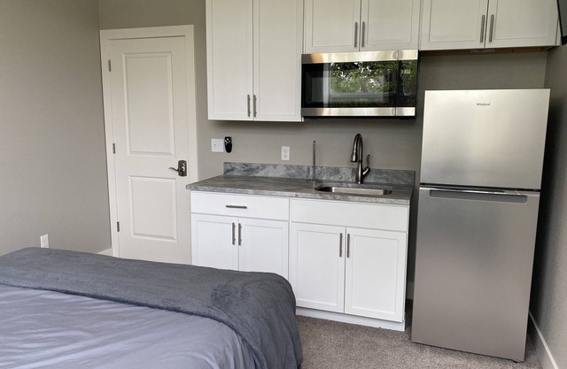 Gorgeous Remodeled Studios! Sterling! # 16