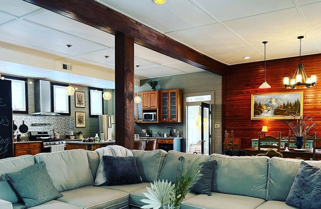 Gorgeous restored Carriage House in the Queen of the Catskills!