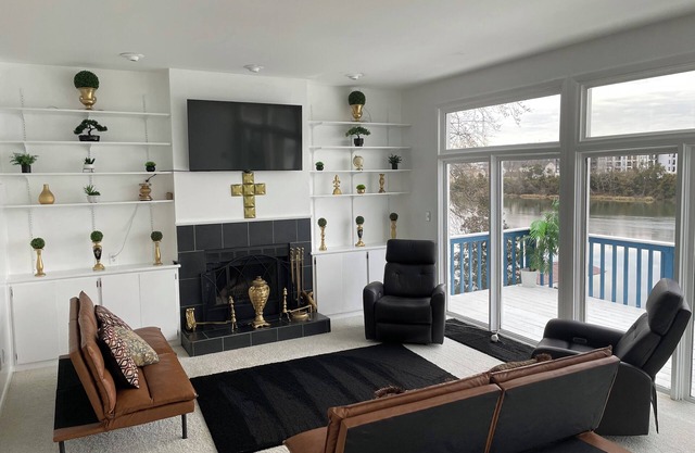 GORGEOUS RIVERFRONT "WOW" RETREAT OVERLOOKING THE SAVANNAH RIVER!