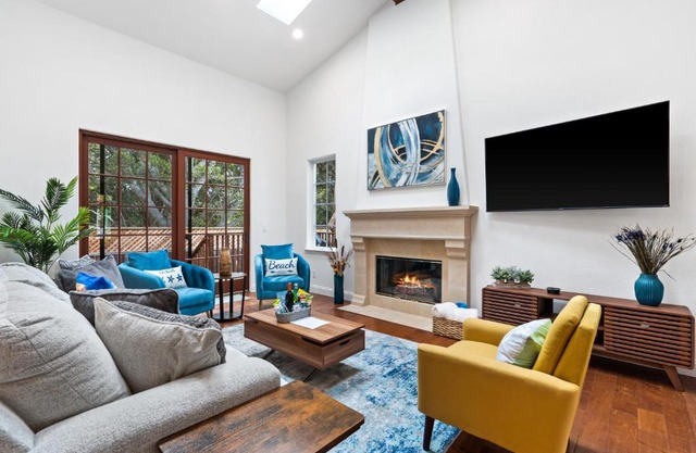 Gorgeous Santa Cruz Villa - Modern Beachside Paradise with NEW Hot Tub & Fast Wi-Fi