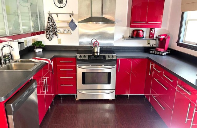 Gorgeous Ski On/Off 2 BR Sleeps 8 Jiminy-Must See Luxury