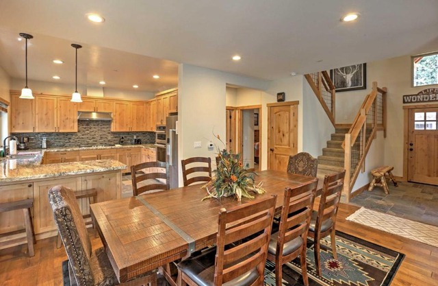 Gorgeous South Lake Tahoe Home with Private Hot Tub!