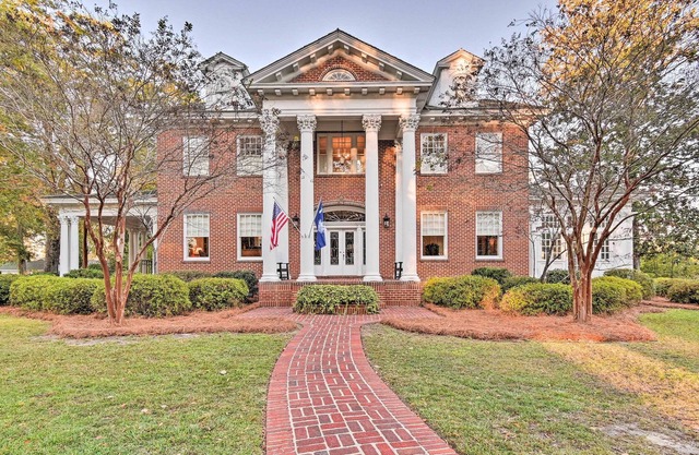 Gorgeous, Southern Home in Beautiful Cheraw!