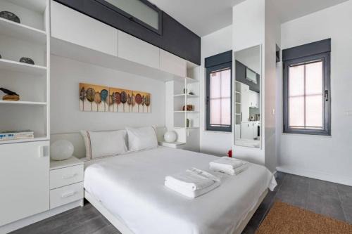 Gorgeous Studio W Stunning Views Patio! #361