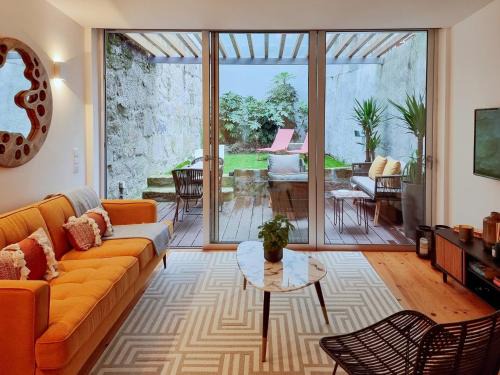 Gorgeous studio with great private terrace and AC
