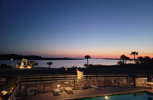 Gorgeous Sunsets. Sunset Place #304 NO CLEANING FEES!!!
