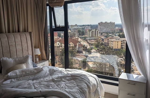 Gorgeous top floor condo with pool