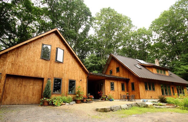 Gorgeous, Tranquil, Custom Built Eco-Friendly Home In Ideal Location