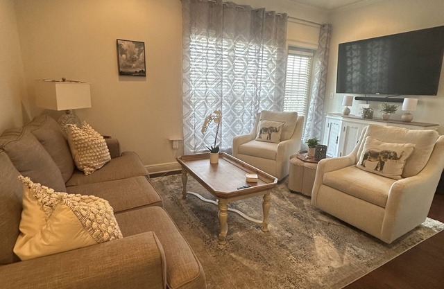 Gorgeous Tuscaloosa Condo. Perfect for Your Stay!