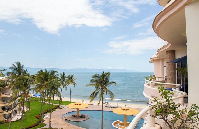 Luxurious Two-Story Penthouse, Right on the Best Beach in Nuevo Nayarit