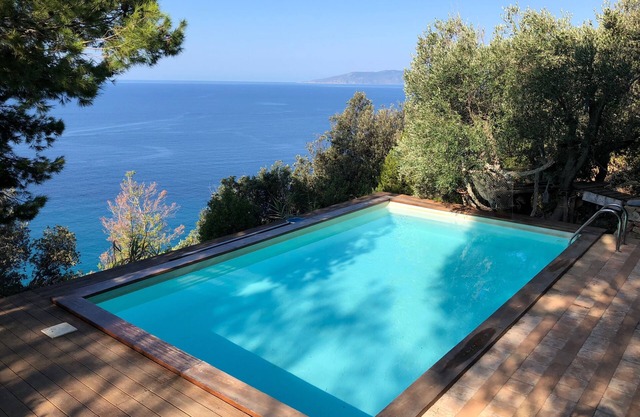 Gorgeous villa with private pool and private beach