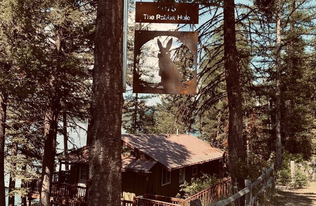 Gorgeous Views & Lake Access!