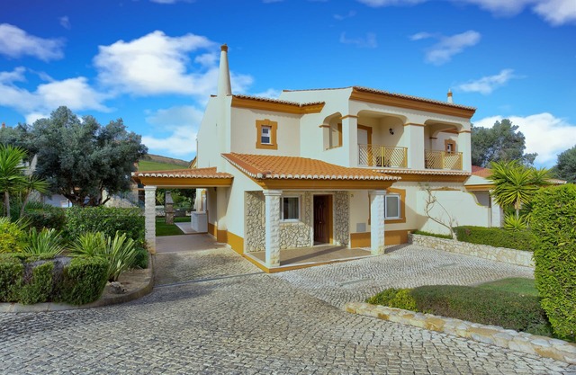 HERRLICHE VILLA UND SCHÖNES GEMEINSAMES SCHWIMMBAD im Boavista Golf & Spa Resort