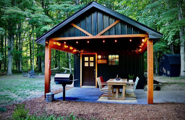 Gorgeous, Vintage, Crystal Mt Tiny Home