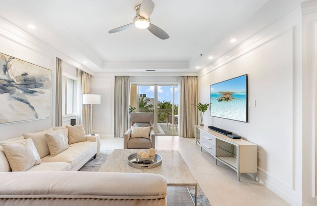 Gorgeous Waterfront Private Residence at The Ritz-Carlton Resort