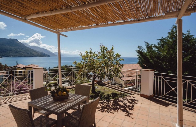 Gorgonia - Wohnung mit Meerblick in der Ruve Bianche Residence mit Schwimmbad und Privatstrand