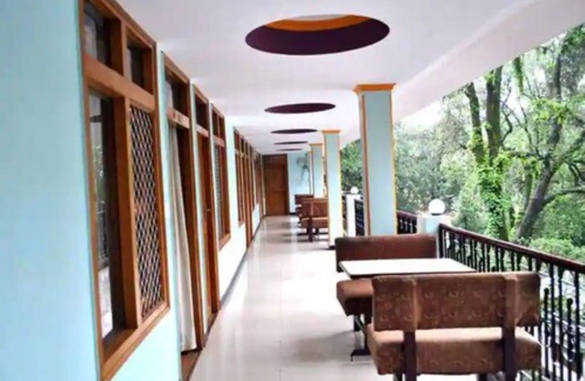 Goroomgo Luxury Moon Nainital
