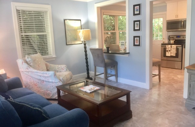 Graces Getaway: Neu renoviertes Duplex. Zwei Blocks zum Strand!