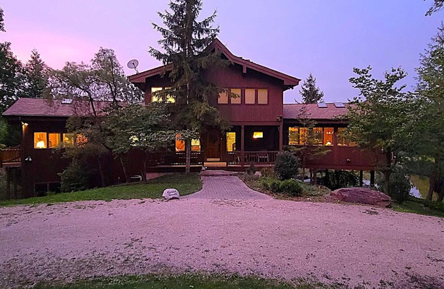 Grace Woods at Rising Sun| Lake Front Views