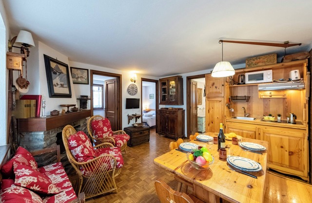 Graceful Apartment In Courmayeur, Courmayeur, Italy