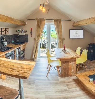 Gracie's Lodge at Woody's Glamping
