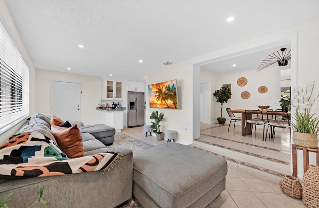 Gracious Gables 4 BR Home in Heart of MIA