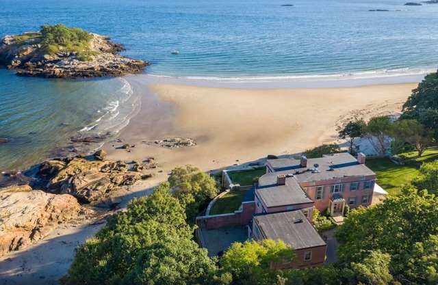 Historic Estate mit Fegen, Meerblick, schöne Gärten und einen Privatstrand